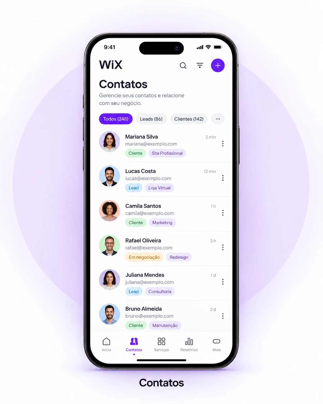 Interface ilustrativa de Contatos no aplicativo Wix, apresentada em um smartphone.